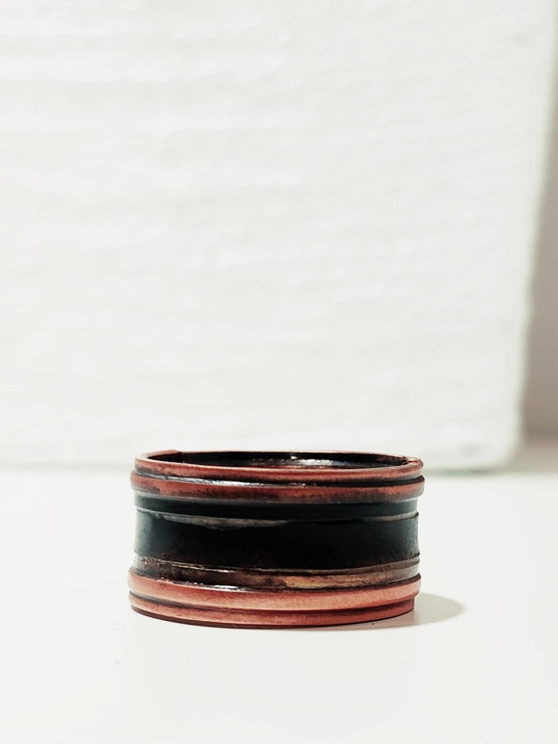 Anillo de cobre hecho a mano. Se puede ajustar la medida