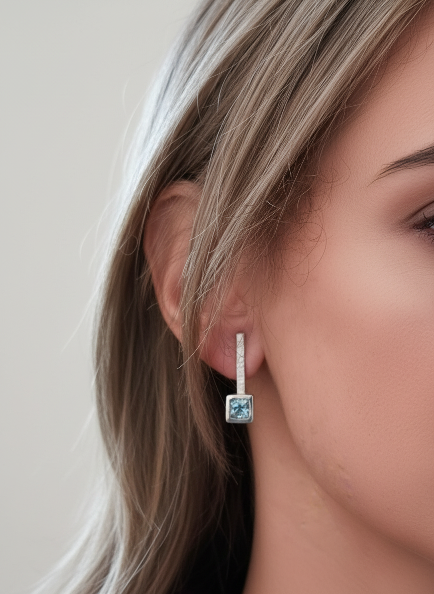 Pendientes Square en Plata Mate con Topacio azul