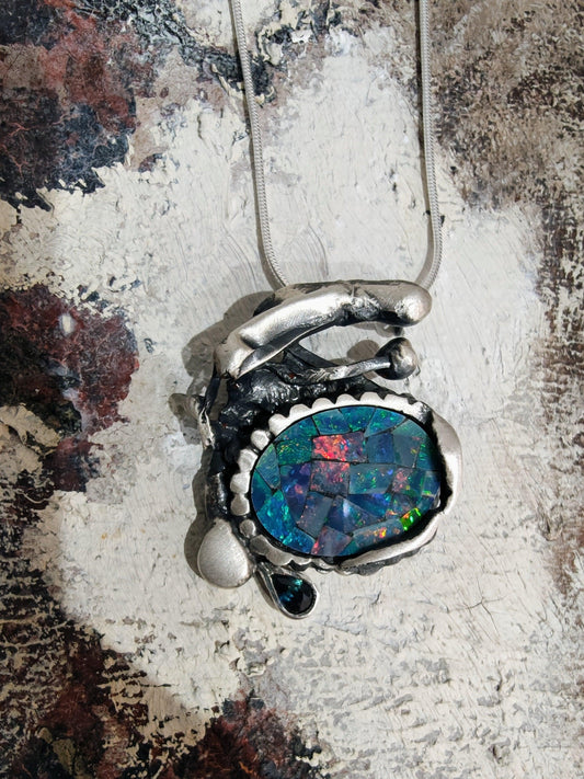 Pendant with opal and sapphire