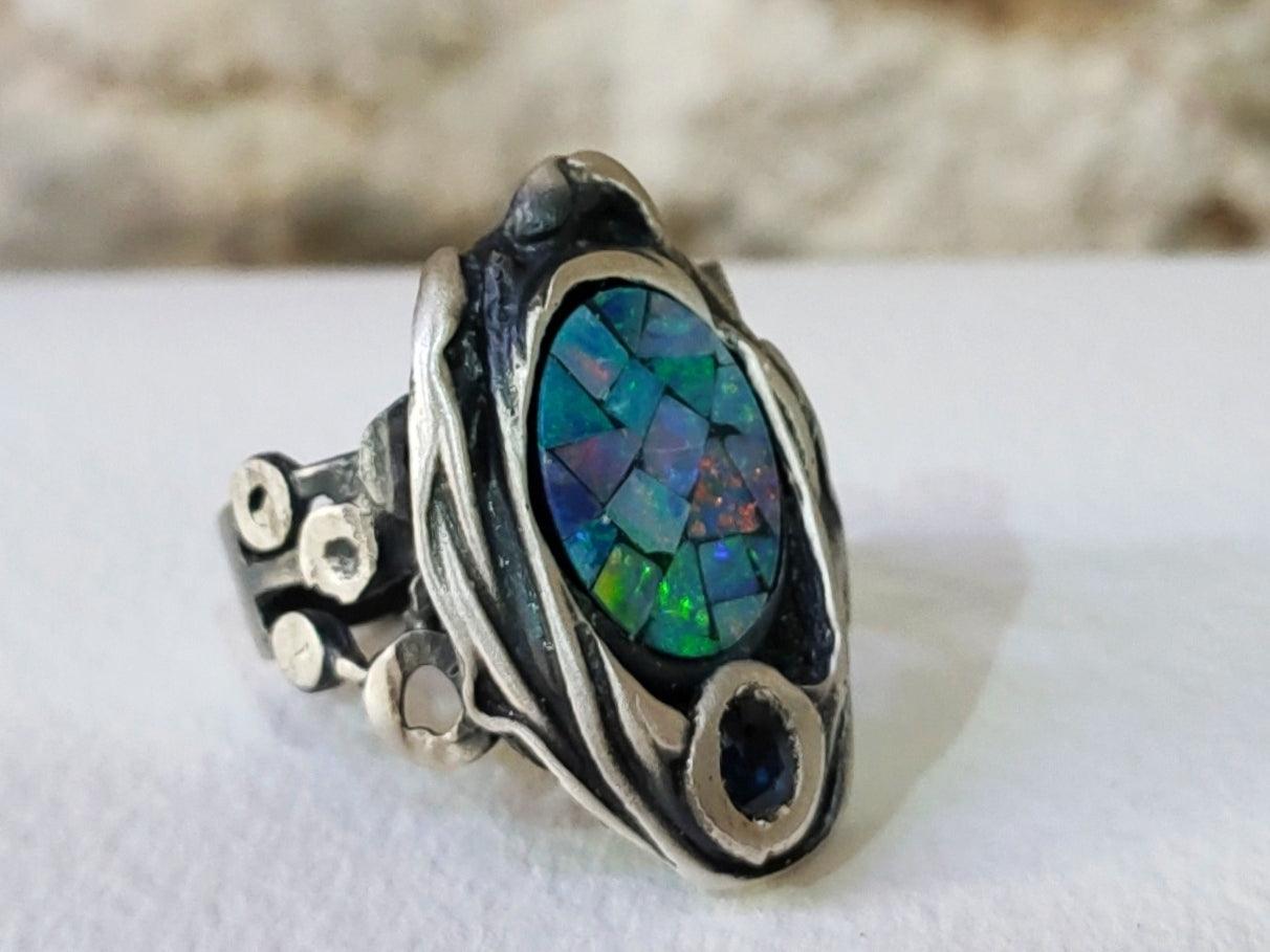 Ring with mosaic opal and natural sapphire
